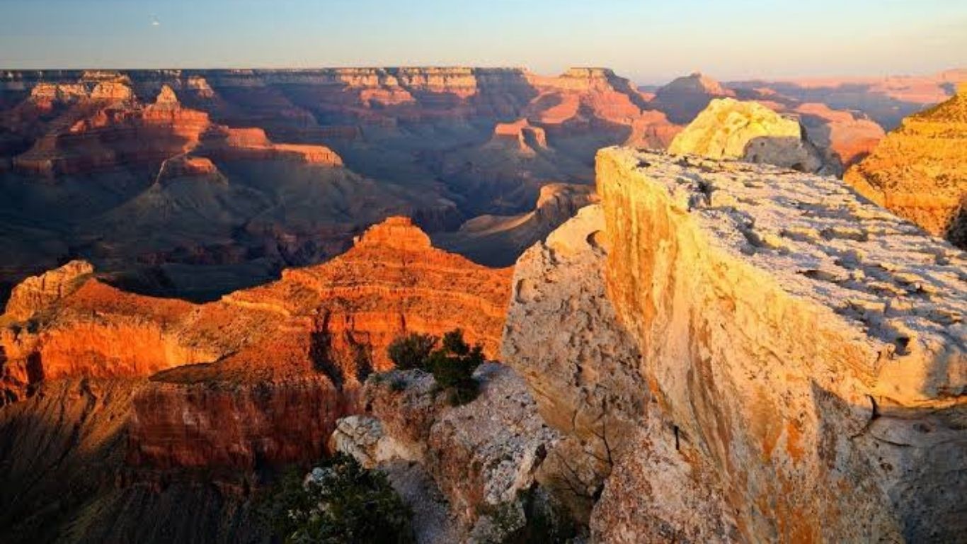Grand Canyon South Rim scenic overlook and canyon landscape in Arizona